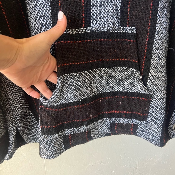 Vintage Black and White Drug Rug 90's Mexican Poncho Tapestry Sweatshirt - Picture 3 of 7